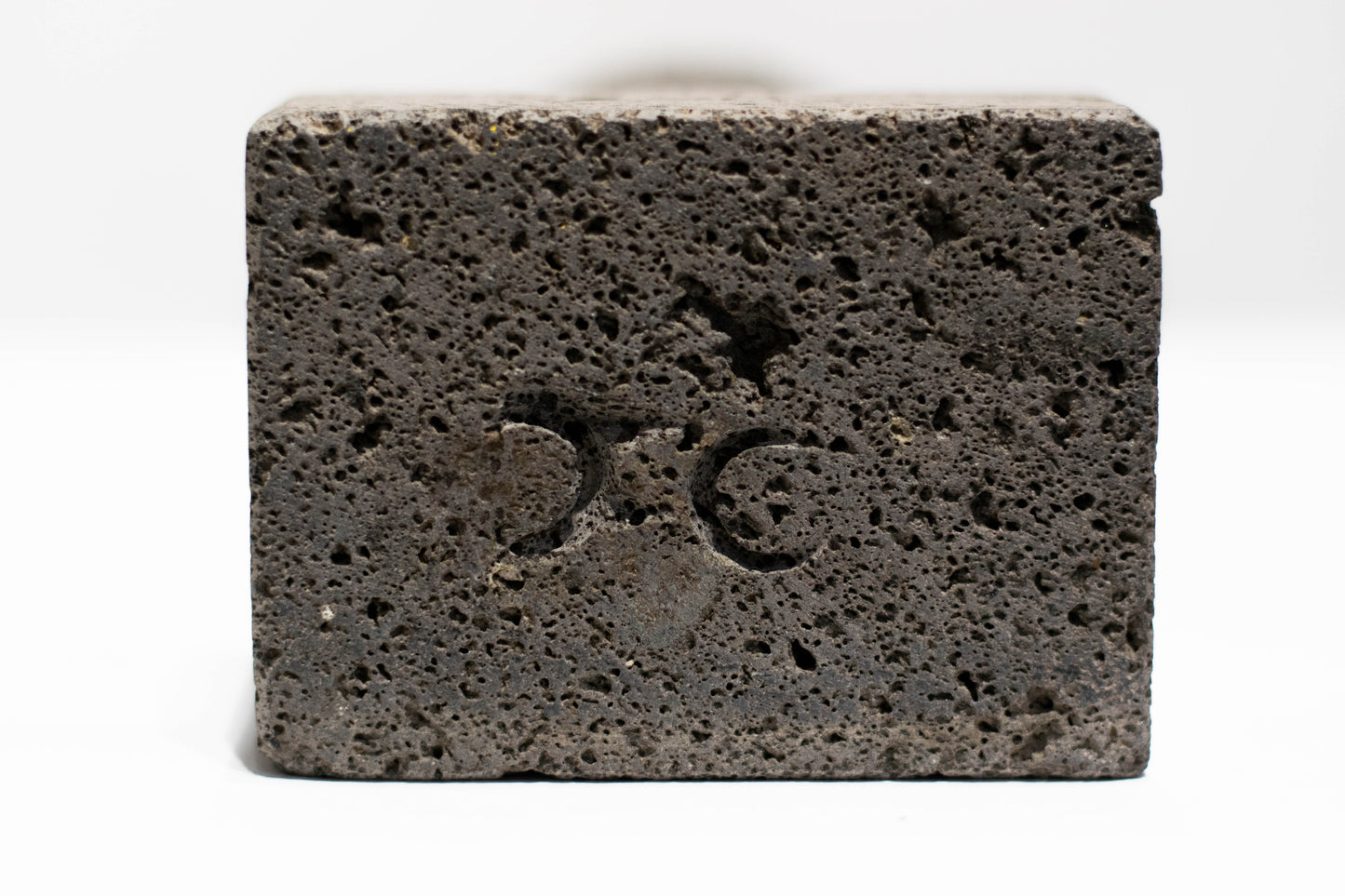 Ehepaar / Mann & Frau / Basaltskulpturen von Francesco Caligiuri Plaidt Lavastein 2024